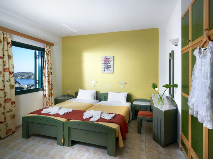 Bedroom 3, Erivolos Hotel Apartments, Crete