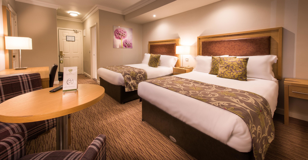 Bedroom 2, THE RINE
