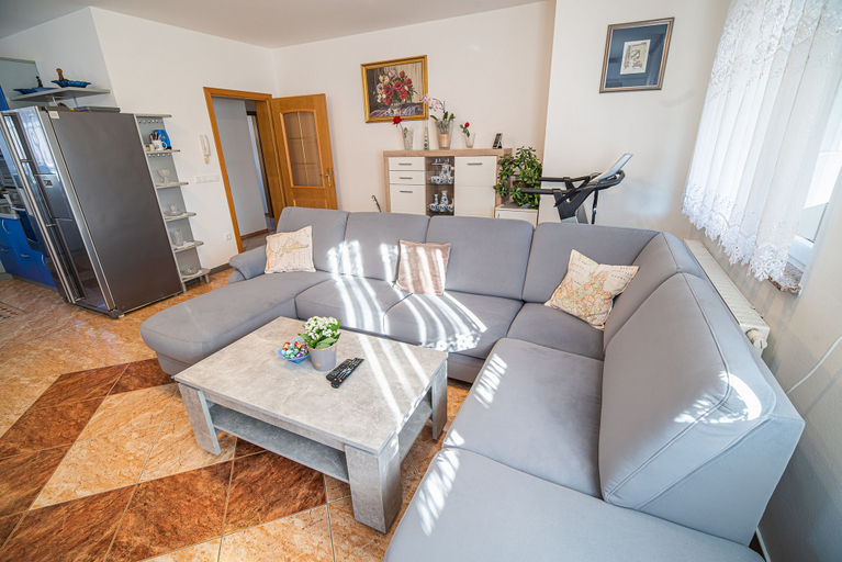 Others 4, Apartments Želimlje, Škofljica