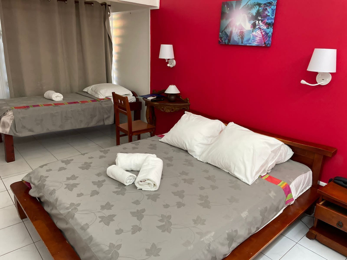 Others 5, Le Rotabas, Sainte-Anne