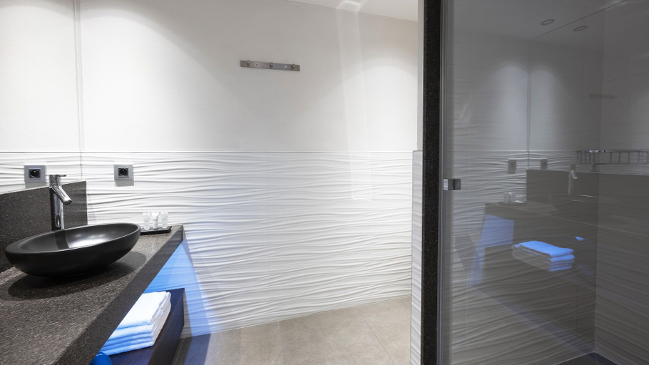 Bathroom 4, MGM Hôtels & Résidences – Résidence Anitéa, Savoie