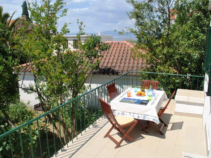 Others 5, Nice 2-bedroom Private House, 50 m Beach, Sutivan, Sutivan