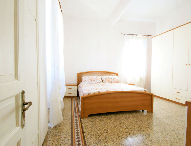 Bedroom 2, Casa Umberto I, Imperia