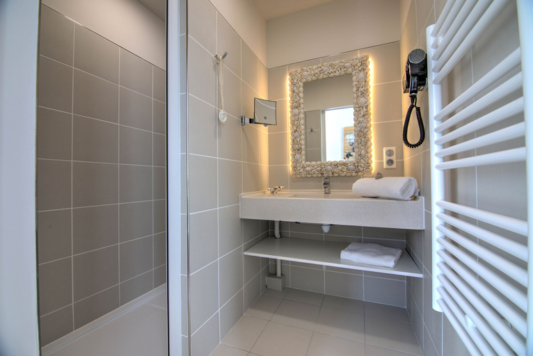 Bathroom 4, Hôtel de la Tabletterie, Oise
