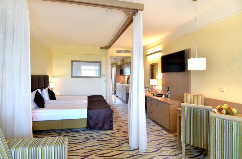 Bedroom 3, Flamingo Grand Hotel & SPA, Balchik