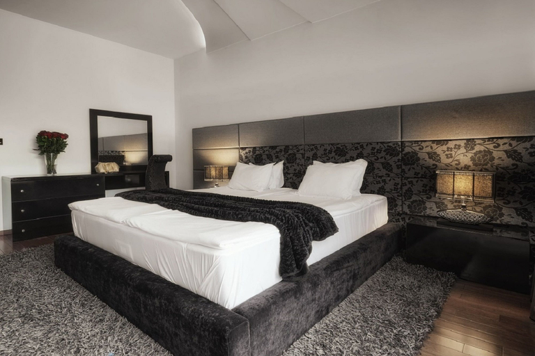 Bedroom 3, Hotel Emirates, Stolichna
