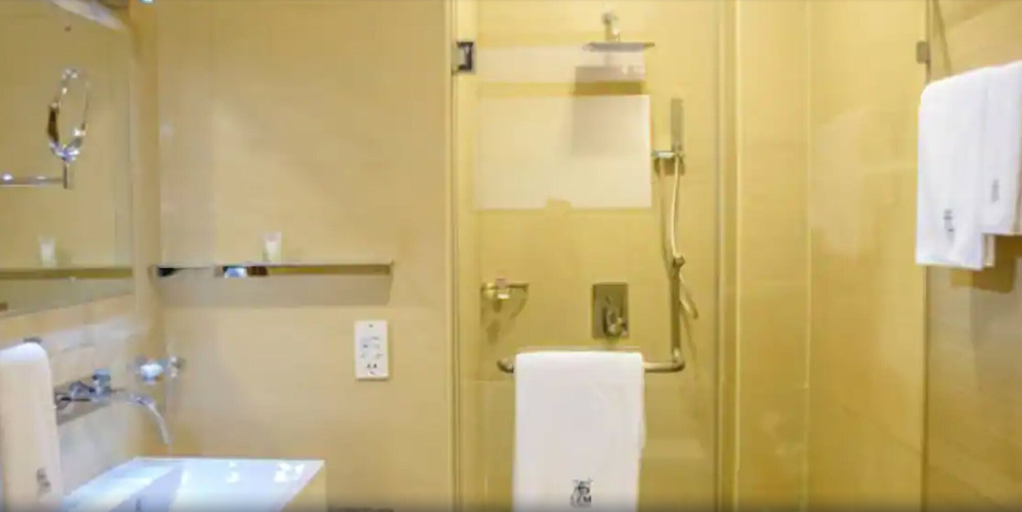 Bathroom 5, GemSuites Hotel & Apartments, Riverside, Dagoretti North