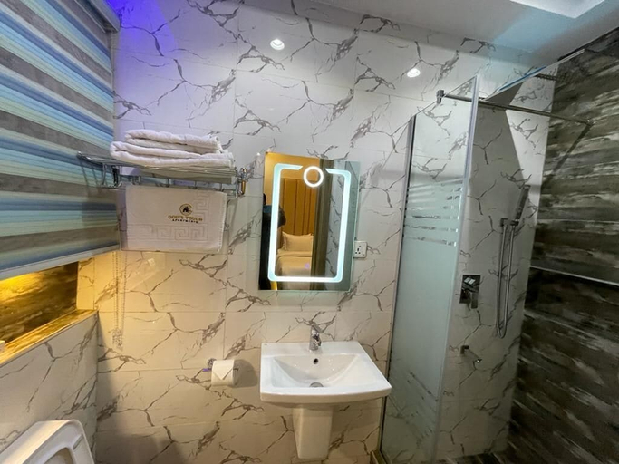 Bathroom 3, God's Touch Apartment, Kosofe