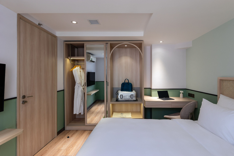 Bedroom 8