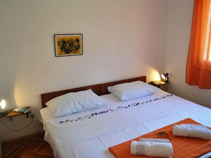Bedroom 3, Nice 2-bedroom Private House, 50 m Beach, Sutivan, Sutivan