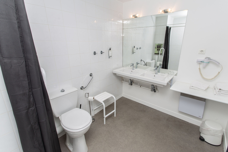Bathroom 3, Sporting House Hôtel, Haute-Garonne