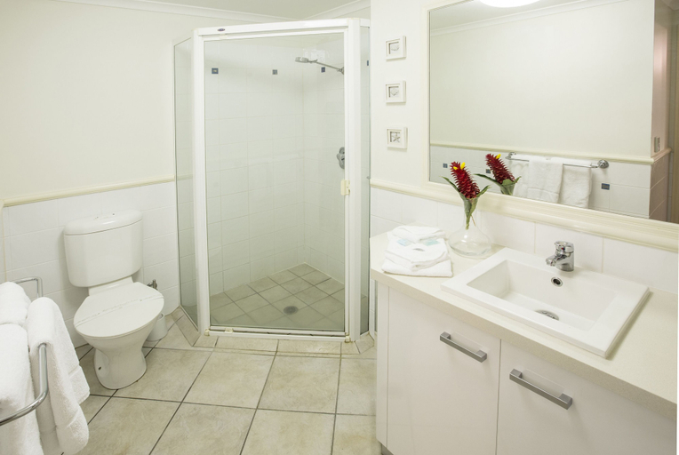 Bathroom 4, Oasis at Palm Cove, Cairns