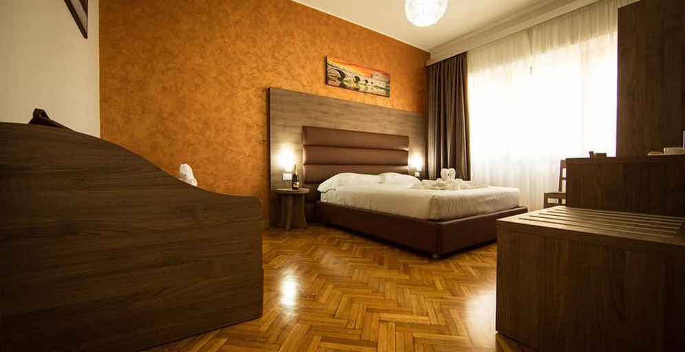 Bedroom 2, Star of Rome, Rome