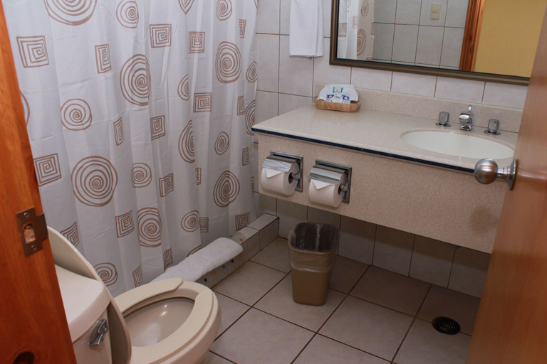 Bathroom, The Halfwaiy Inn, Ensenada
