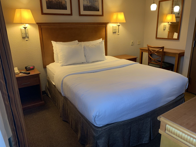 Bedroom 4, Candlewood Suites JONESBORO, Craighead