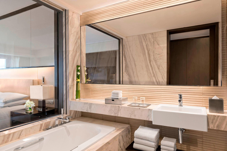 Bathroom 5, Manila Marriott Hotel at Newport World Resorts, Pasay City