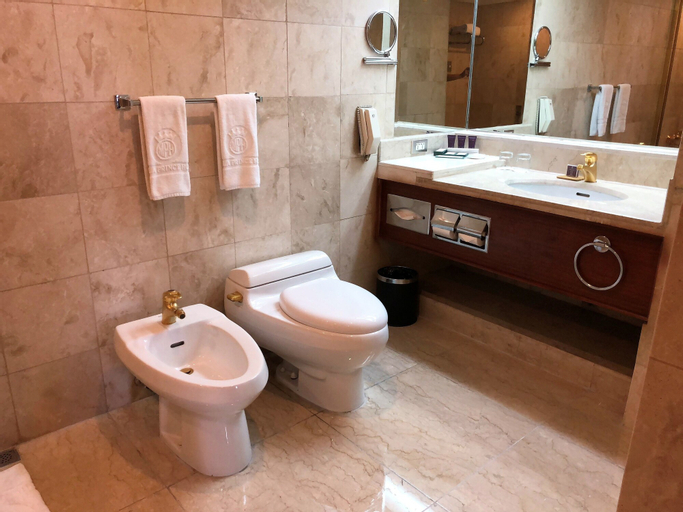 Bathroom 17