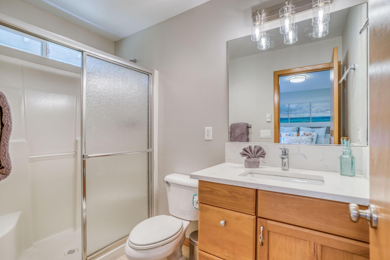 Bathroom 4, Forest & Waves, Tillamook