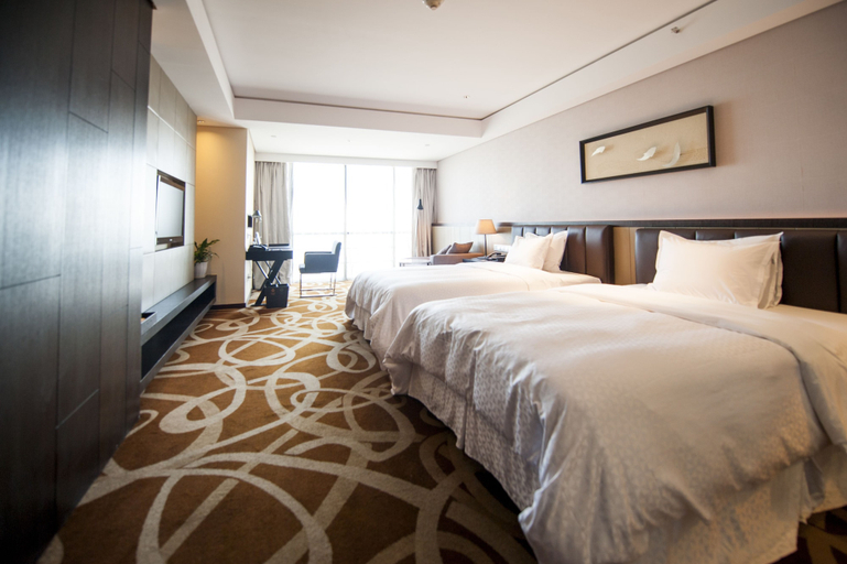 Bedroom 4, Four Points by Sheraton Qingdao, West Coast, Qingdao