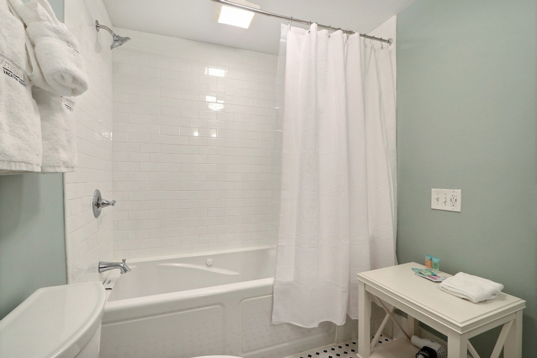 Bathroom 4