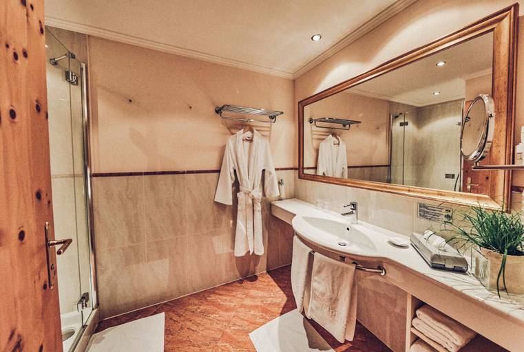 Bathroom 5, Sport- und Familienresort Alpenblick, Zell am See