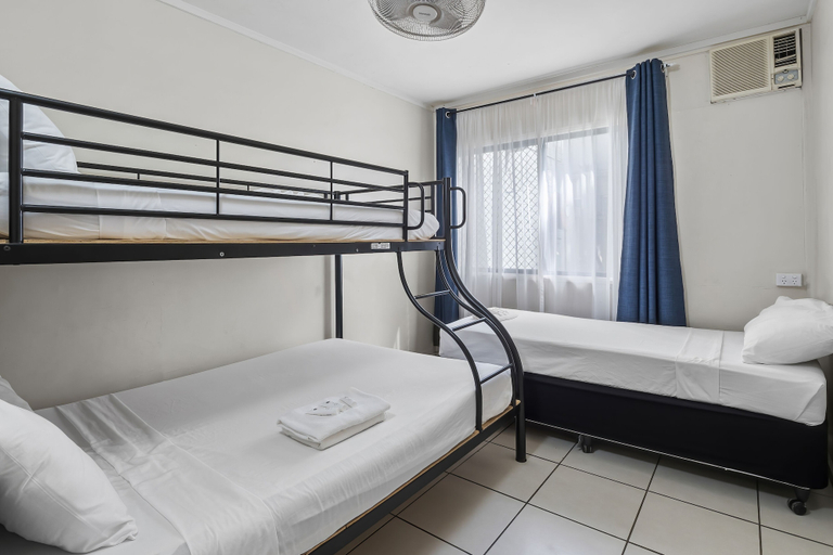 Bedroom 3, Hotel Tropiq, Cairns