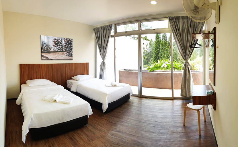 Bedroom 3, The Pines, Raub