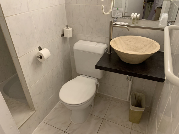 Bathroom 4, Hotel Apollo Opera, Paris