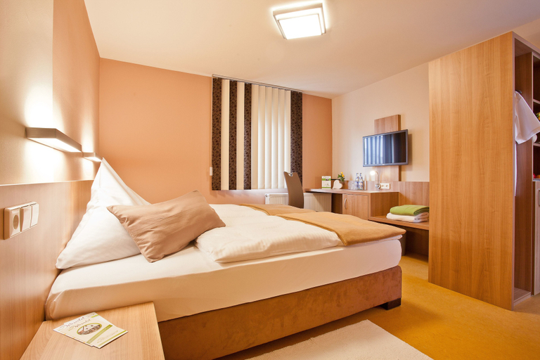 Bedroom 4, Landhotel Oßwald, Ostalbkreis