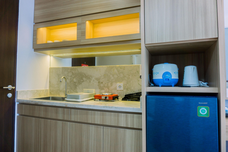 Private kitchen 2, Minimalist And Warm Studio At Transpark Bintaro Apartment, Tangerang Selatan