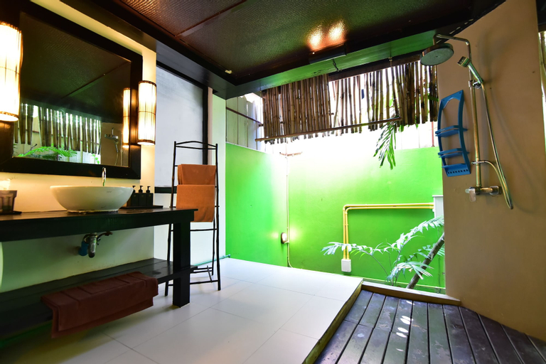 Bathroom 17
