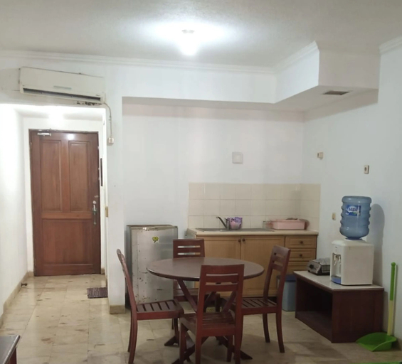 Others 2, Studio Room at Condominium Carita Utara by Sri, Serang