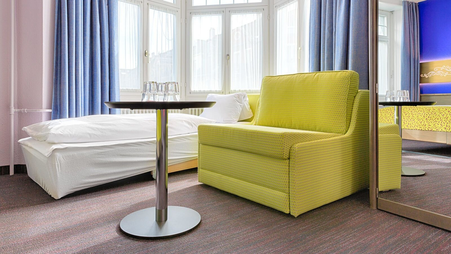 Others 5, Hotel Drei Konige, Luzern
