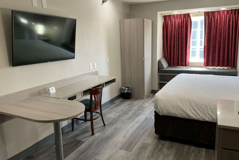 Bedroom 3, Microtel Inn & Suites by Wyndham Clarksville, Montgomery