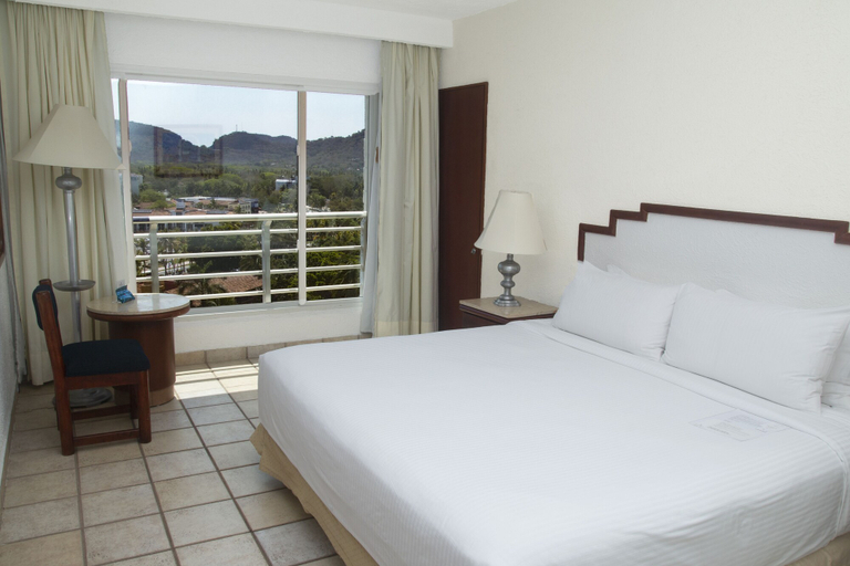 Bedroom 4, Emporio Ixtapa - with Optional All Inclusive, José Azueta