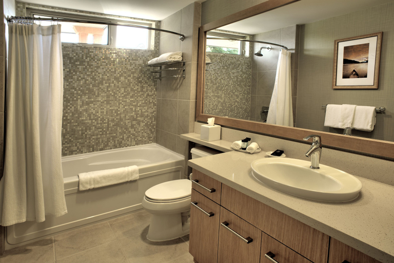 Bathroom 5, Watermark Beach Resort, Okanagan-Similkameen