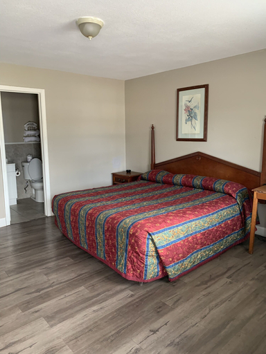 Bedroom 3, Bayfront Inn, Harrison