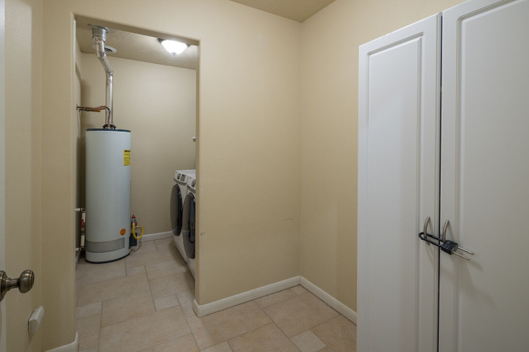 Bathroom 4, Cottonwoods 347, Grand