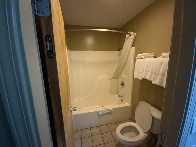 Bathroom 4, Super 8 by Wyndham Kosciusko, Attala