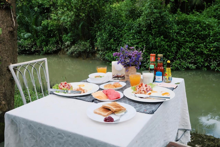 Food & Drinks 8