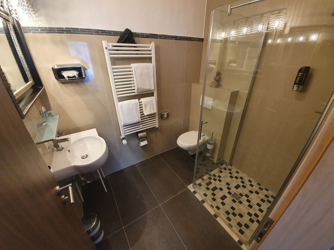 Bathroom 5, Osteria Del Vino Cochem, Cochem-Zell
