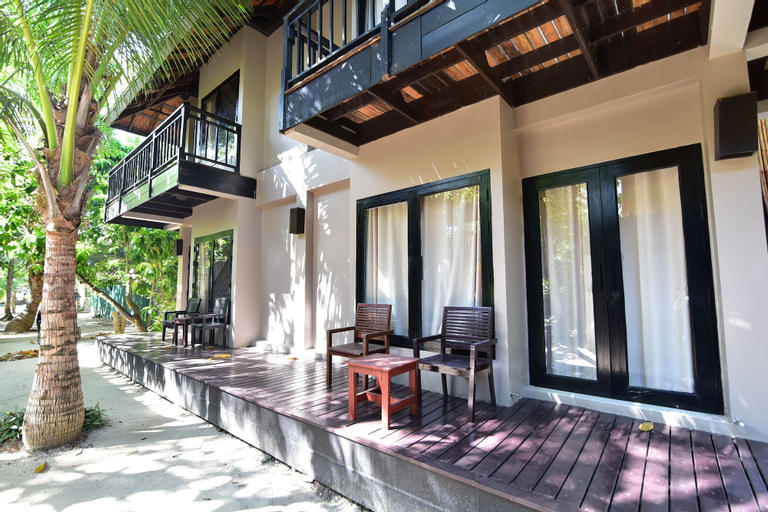 Exterior 5