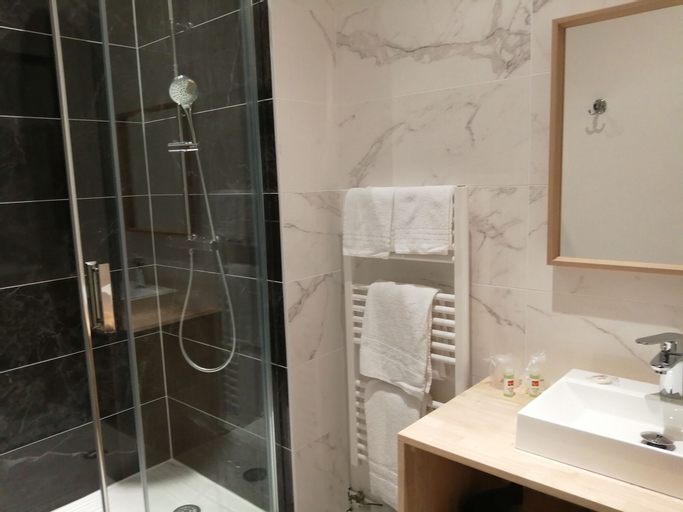 Bathroom 4