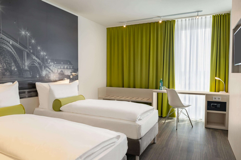 Bedroom 28