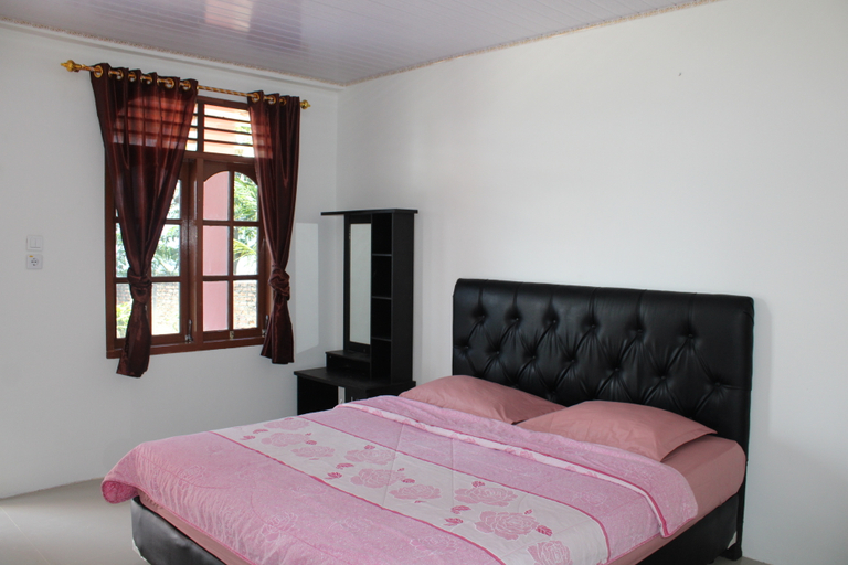 Bedroom 2, Hotel Barbara, Samosir