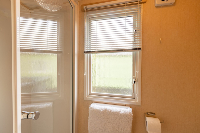 Bathroom 3, Inside No. 9 Retreat, Lancashire