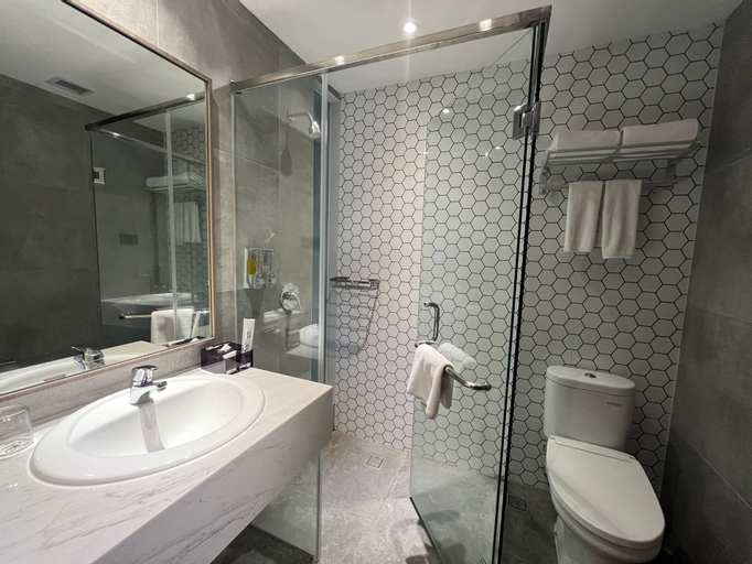 Bathroom 4