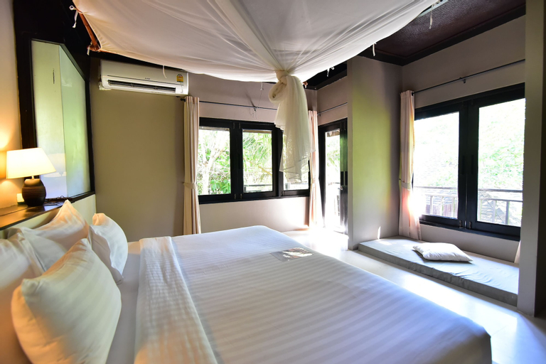 Bedroom 25