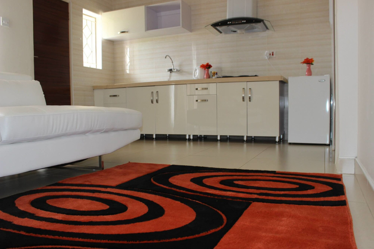 Others 4, Hill View Inn, Serowe