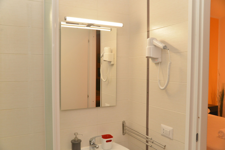 Bathroom 4, All You Need Is Rome Guesthouse, Rome